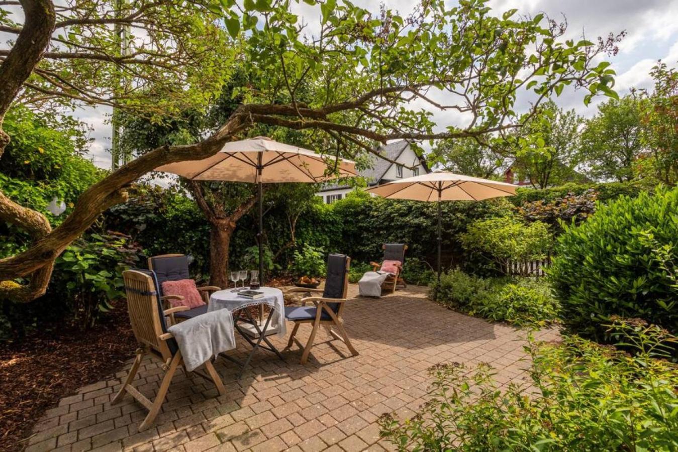 Adenauer Zwoelf - Das 5 Sterne Ferienhaus Mit Sauna Und Garten Am Eifelsteig Kerpen  Dış mekan fotoğraf
