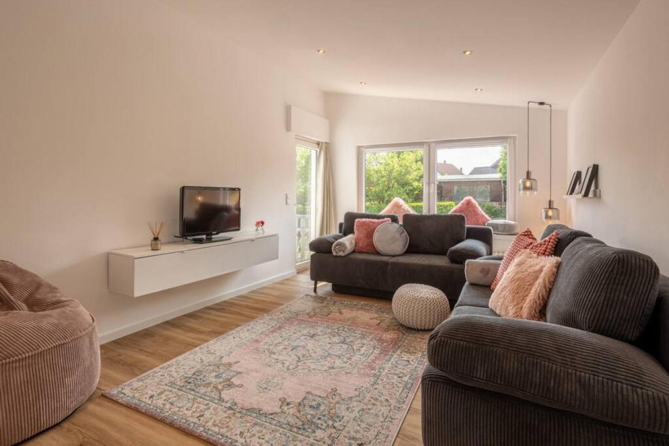 Adenauer Zwoelf - Das 5 Sterne Ferienhaus Mit Sauna Und Garten Am Eifelsteig Kerpen  Dış mekan fotoğraf