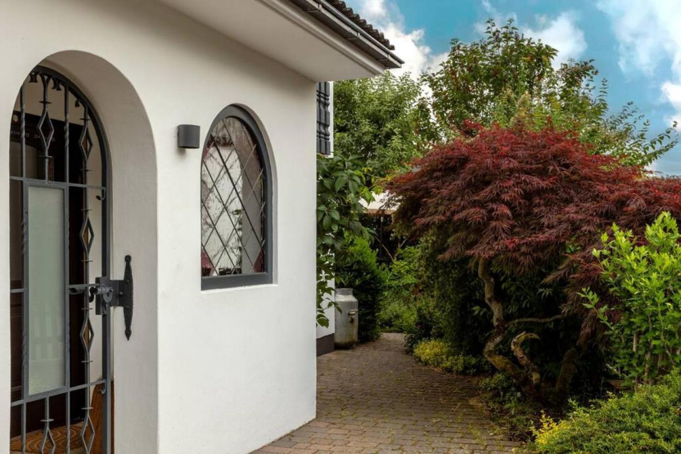 Adenauer Zwoelf - Das 5 Sterne Ferienhaus Mit Sauna Und Garten Am Eifelsteig Kerpen  Dış mekan fotoğraf